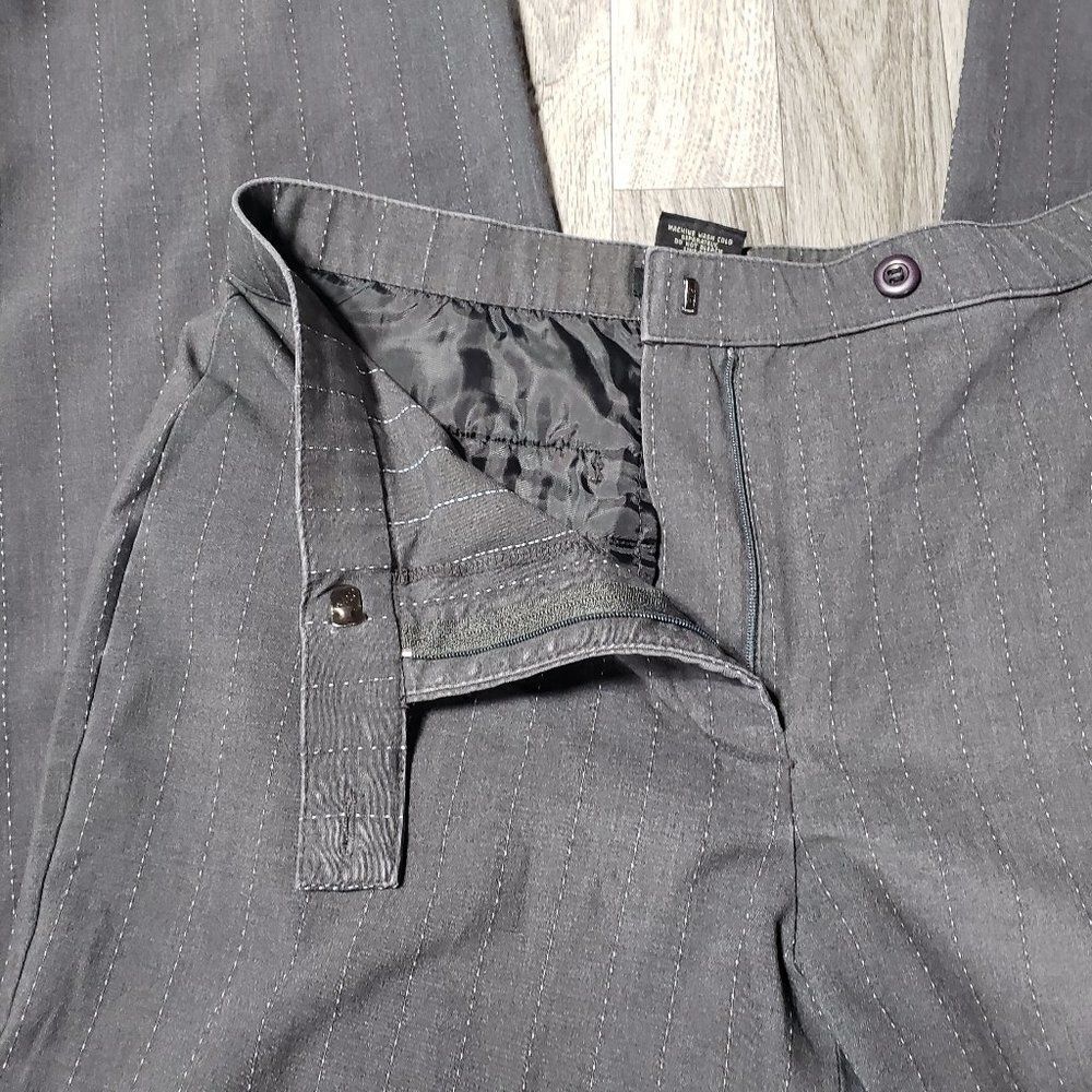 (3/$27) Haggar Pin Stripe Grey Dress Pants Size 6 - Picture 5 of 7